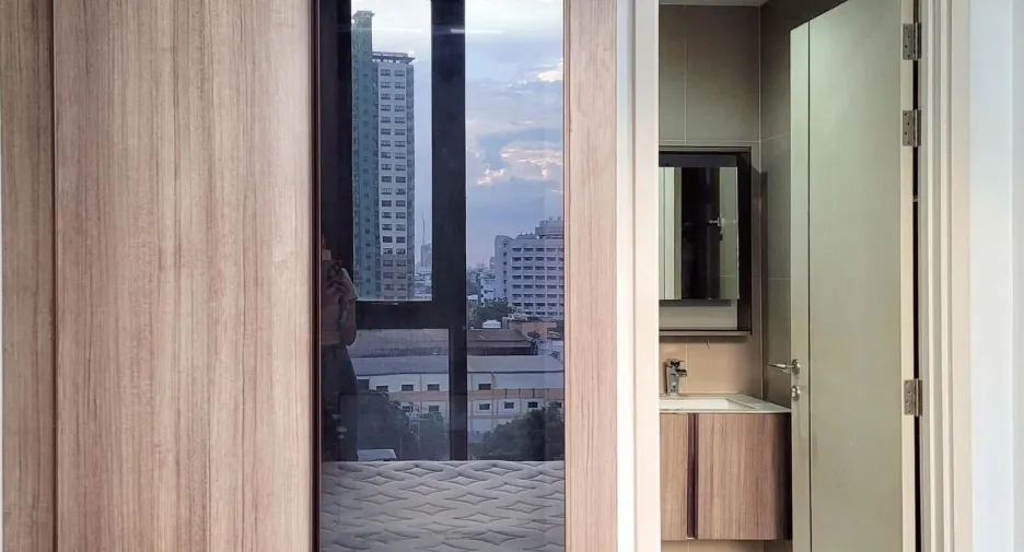 For rent 1 bed condo in Phaya Thai, Bangkok