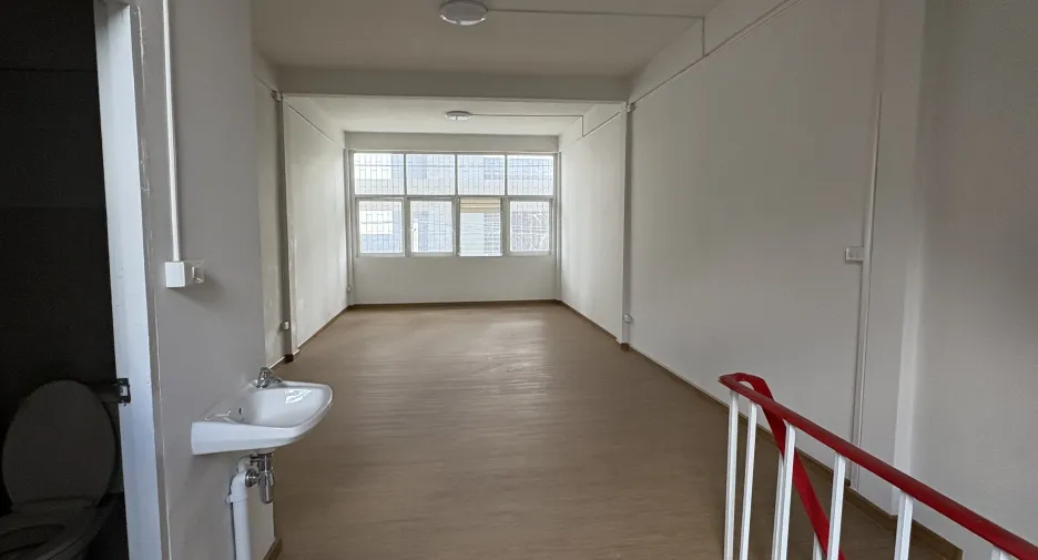 For rent 4 bedrooms retail Space in Bang Rak, Bangkok