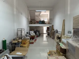 For rent 4 ベッドルーム retail Space in Bang Rak, Bangkok