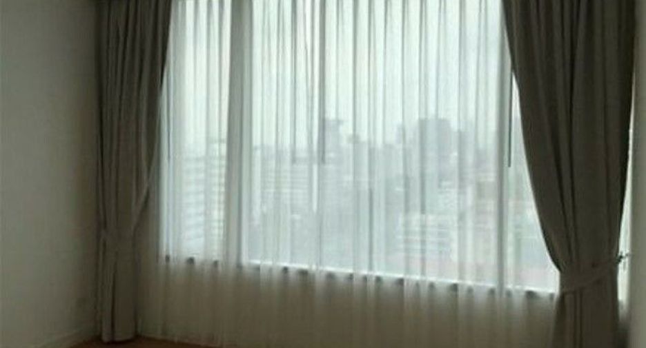 For rent 4 bedrooms condo in Bang Rak, Bangkok