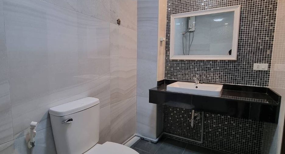 Reihenhaus zur Miete mit 4 Zimmer in Watthana, Bangkok