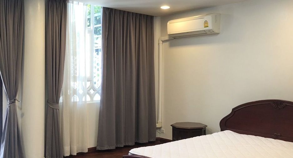 Reihenhaus zur Miete mit 4 Zimmer in Watthana, Bangkok