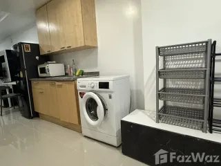 Wohnung zur Miete mit Studio in Khlong Toei, Bangkok