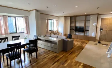 Condo en alquiler de 3 habitaciones en Khlong Toei, Bangkok