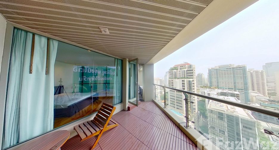 For rent 2 bedrooms condo in Khlong Toei, Bangkok