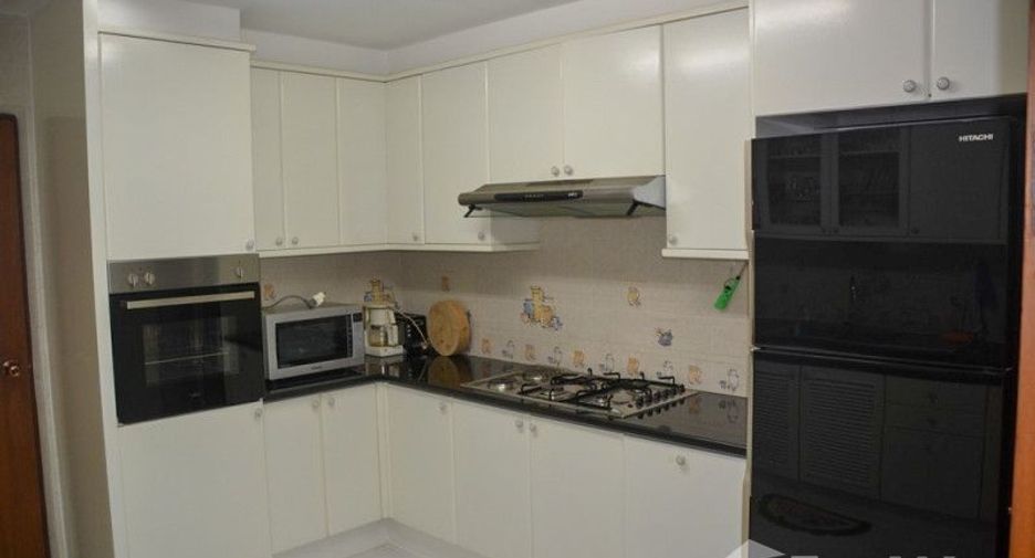 For rent 3 bedrooms condo in Watthana, Bangkok