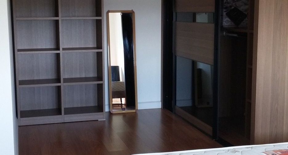 For rent 1 bed condo in Phra Khanong, Bangkok