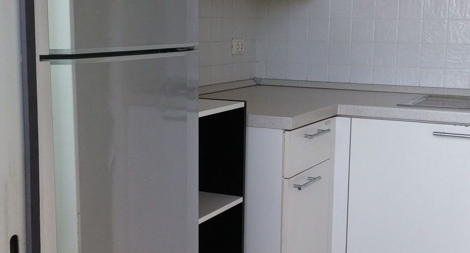 For rent 1 bed condo in Phra Khanong, Bangkok
