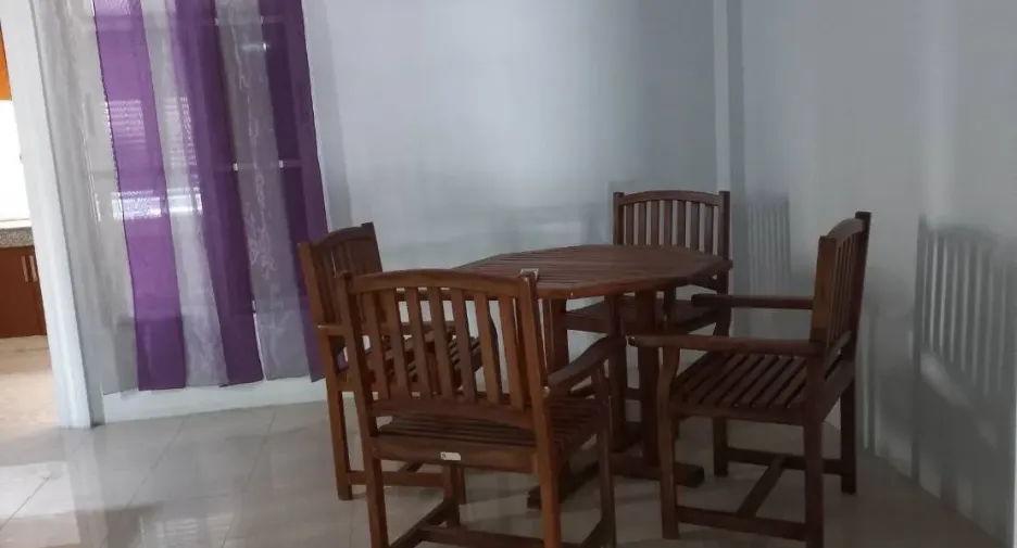 Casa adosada en alquiler de 3 habitaciones en Suan Luang, Bangkok