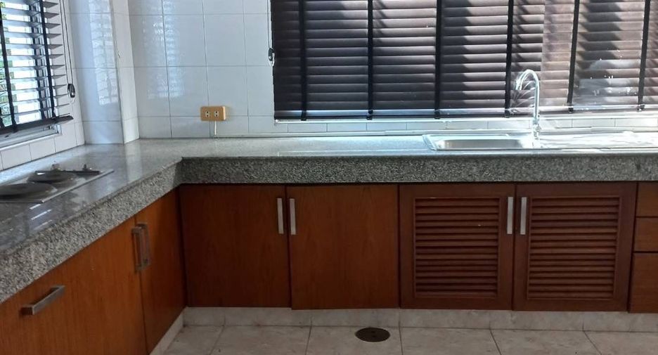 For rent 3 ベッドルーム townhouse in Suan Luang, Bangkok