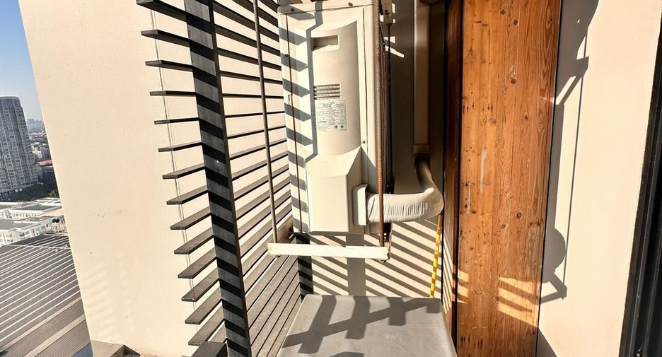 For rent 1 bed condo in Watthana, Bangkok