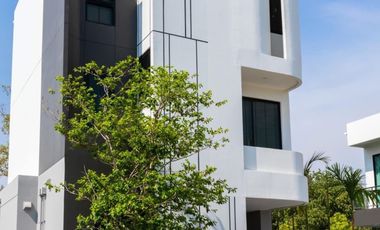 For rent 3 bedrooms house in Lat Krabang, Bangkok