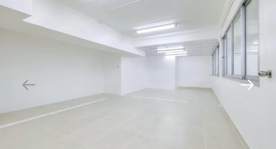 For rent 3 bedrooms office in Khlong Toei, Bangkok