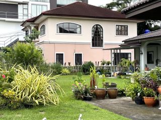 Casa en alquiler de 3 habitaciones en Watthana, Bangkok