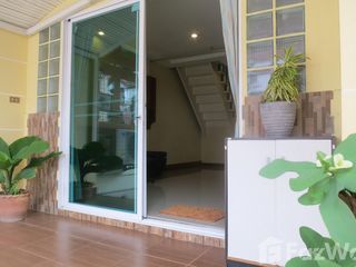 For rent 3 bedrooms townhouse in Bang Na, Bangkok