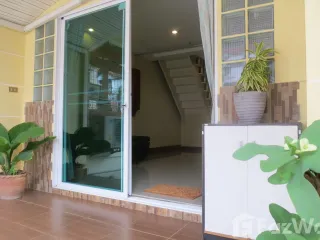 For rent 3 bedrooms townhouse in Bang Na, Bangkok