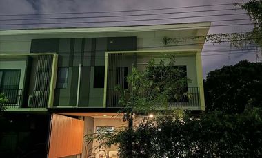 À louer 3 chambres maison à Prawet, Bangkok