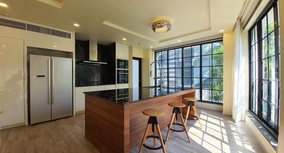 For rent 4 ベッドルーム condo in Watthana, Bangkok