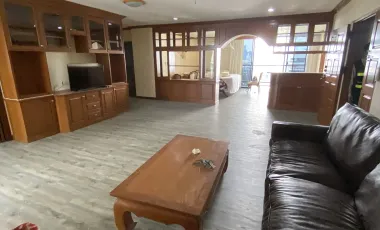 For rent 3 bedrooms apartment in Watthana, Bangkok