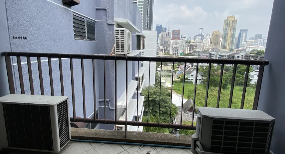 For rent 3 bedrooms apartment in Watthana, Bangkok