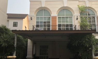 For rent 3 ベッドルーム townhouse in Bang Kapi, Bangkok