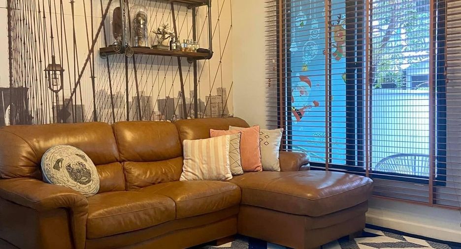For rent 3 bedrooms townhouse in Bang Phli, Samut Prakan