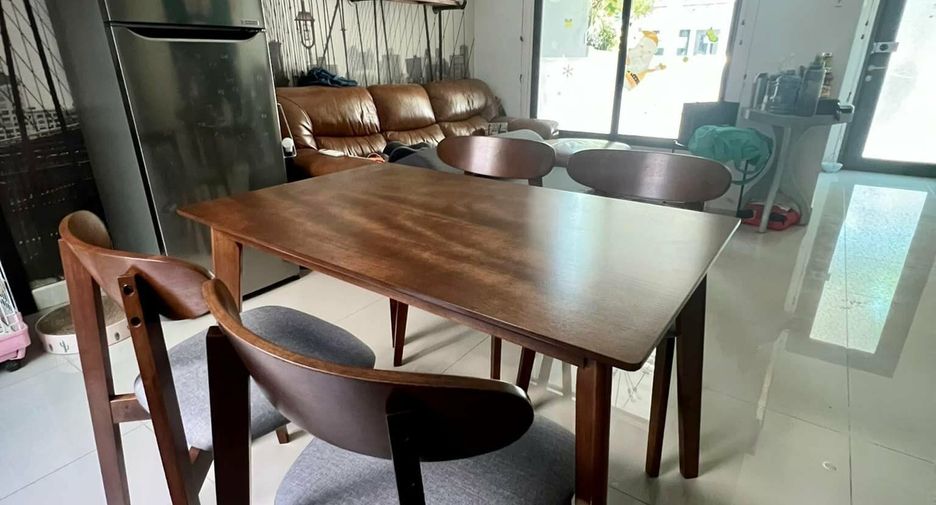 For rent 3 bedrooms townhouse in Bang Phli, Samut Prakan