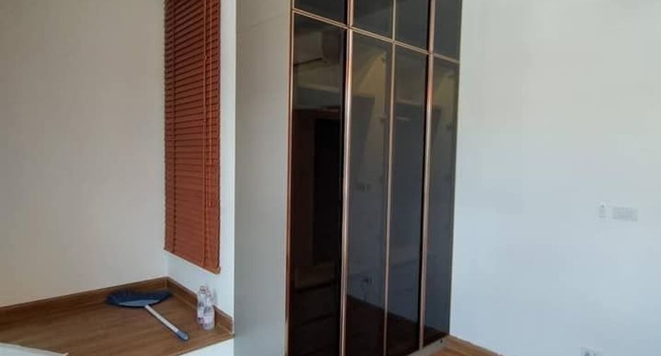 For rent 3 bedrooms townhouse in Bang Phli, Samut Prakan