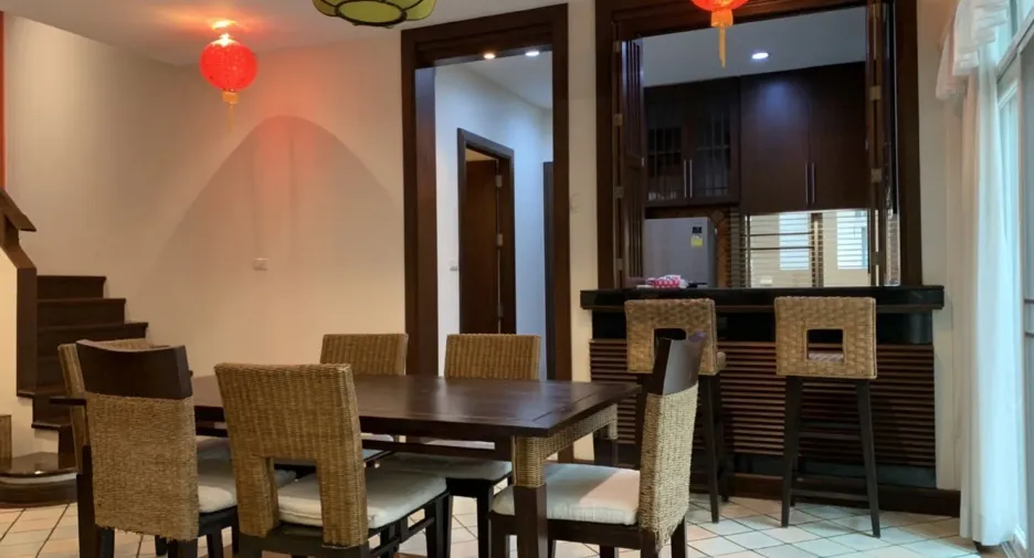 For rent 4 bedrooms house in Wang Thonglang, Bangkok