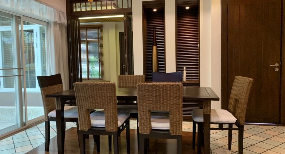 For rent 4 bedrooms house in Wang Thonglang, Bangkok