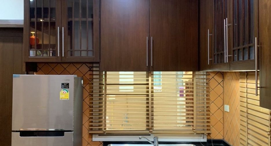 For rent 4 bedrooms house in Wang Thonglang, Bangkok