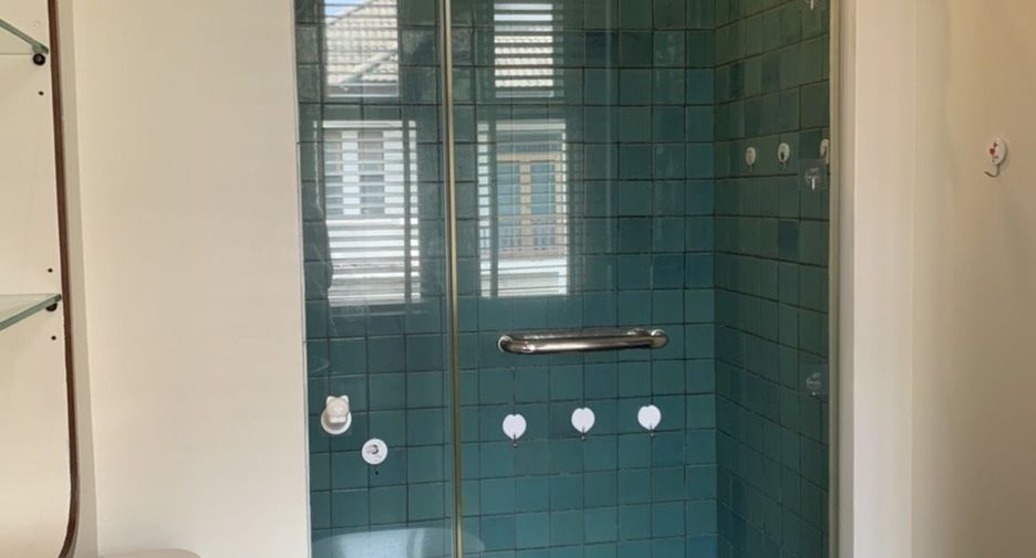 For rent 4 bedrooms house in Wang Thonglang, Bangkok