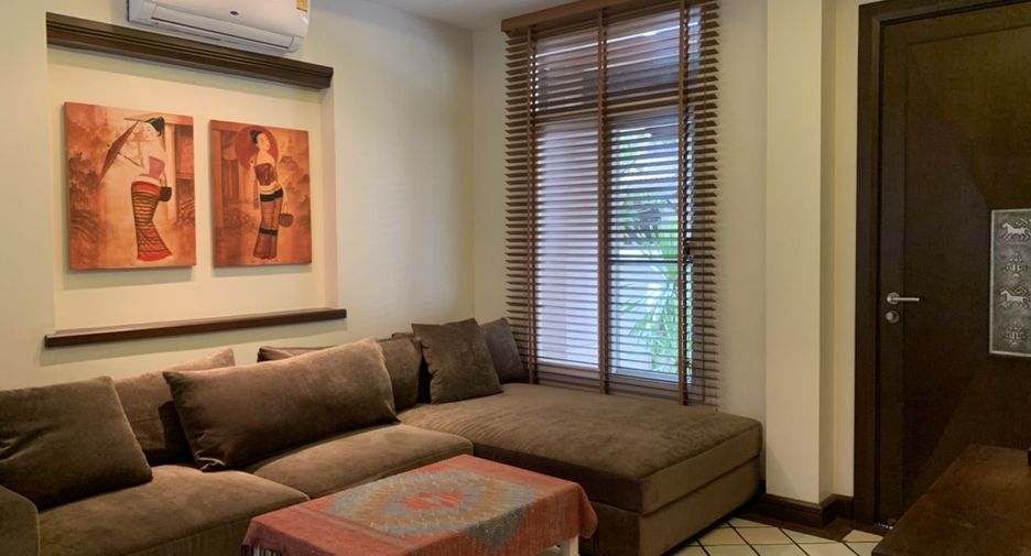 For rent 4 bedrooms house in Wang Thonglang, Bangkok
