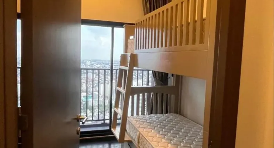 For rent 2 bedrooms condo in Watthana, Bangkok