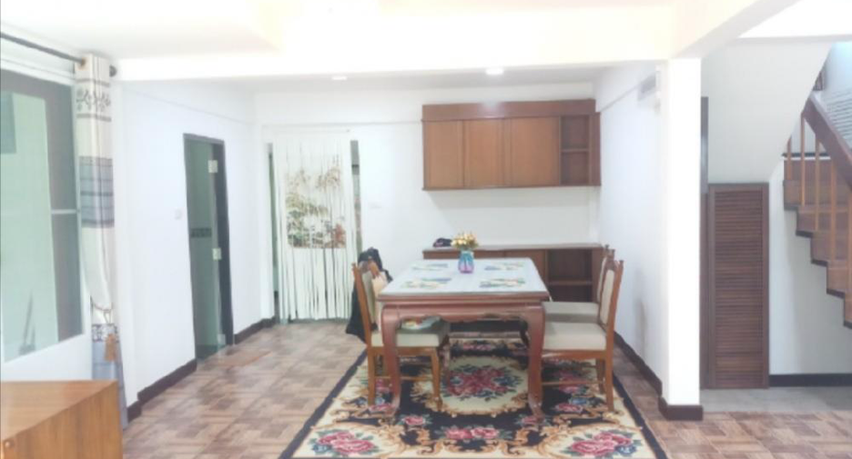 À louer 6 chambres maison à Saphan Sung, Bangkok