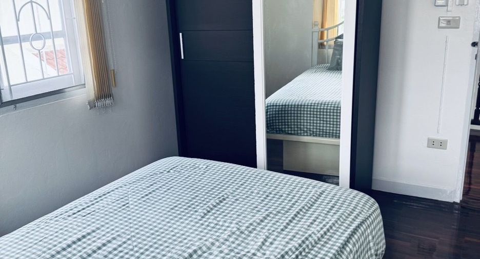 出租 3 卧室 独立屋 在 Lat Krabang, 曼谷