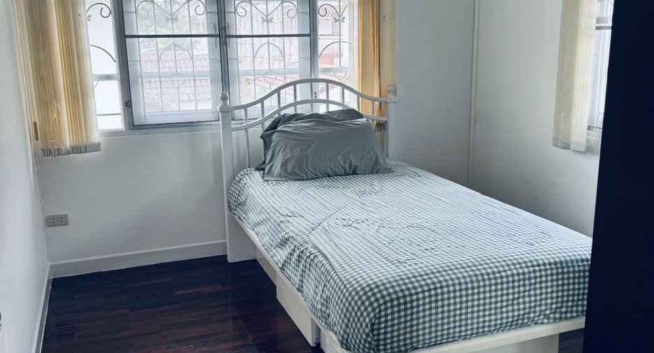 Haus zur Miete mit 3 Zimmer in Lat Krabang, Bangkok