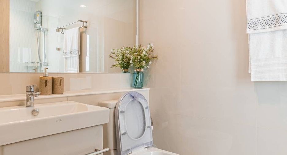 For rent 2 bedrooms condo in Pathum Wan, Bangkok