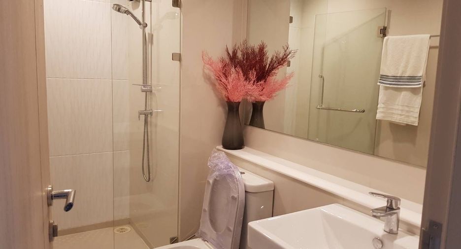For rent 2 bedrooms condo in Pathum Wan, Bangkok
