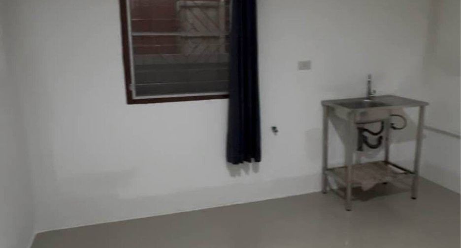 For rent 3 bedrooms house in Prawet, Bangkok