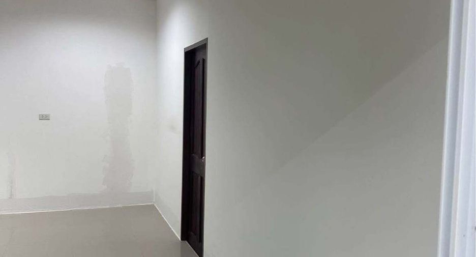 For rent 3 bedrooms house in Prawet, Bangkok