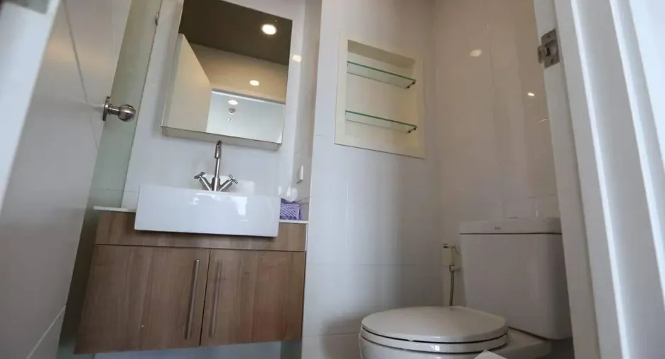 À louer 1 chambre condo à Watthana, Bangkok