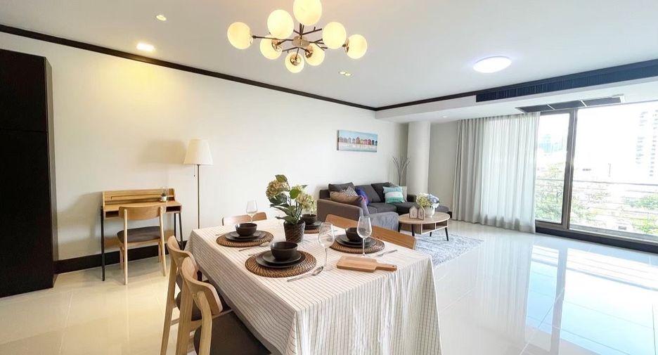 For rent 2 bedrooms apartment in Watthana, Bangkok