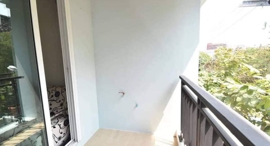 Wohnung zur Miete mit 2 Zimmer in Phra Khanong, Bangkok