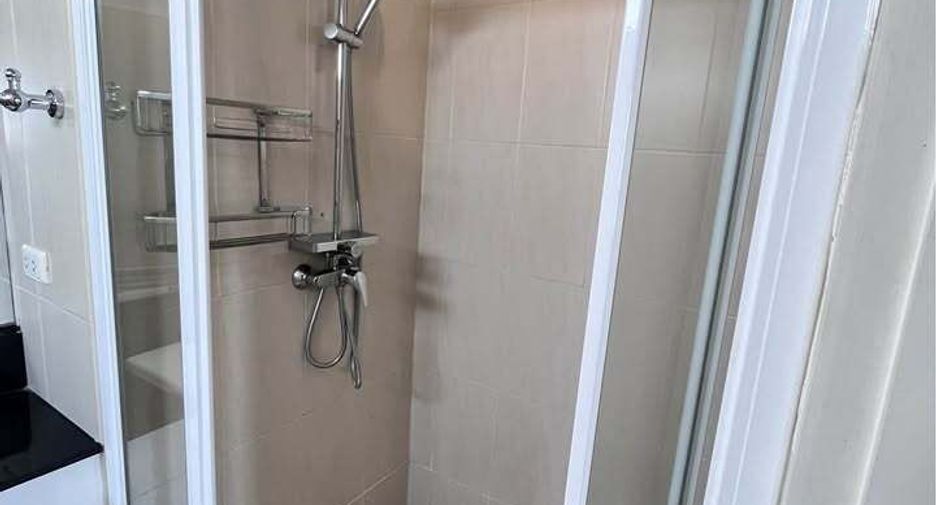 For rent 2 bedrooms condo in Yan Nawa, Bangkok
