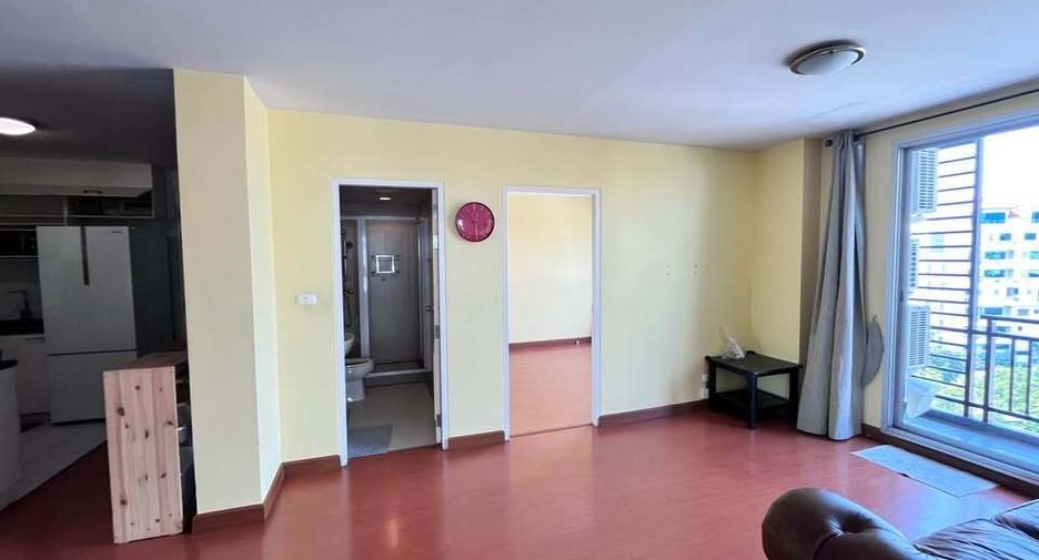 For rent 2 bedrooms condo in Yan Nawa, Bangkok