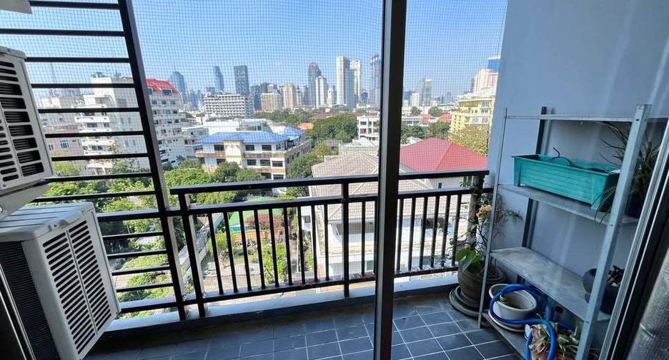 For rent 2 bedrooms condo in Yan Nawa, Bangkok
