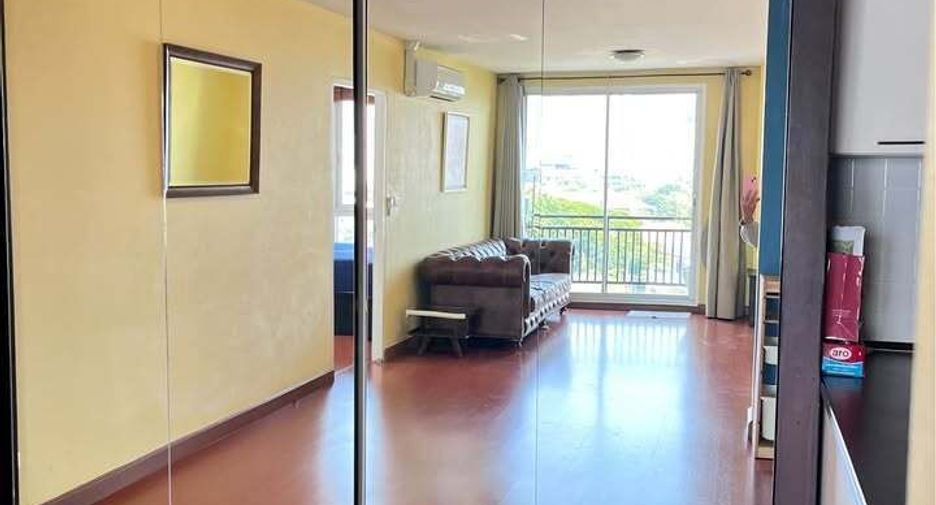 For rent 2 bedrooms condo in Yan Nawa, Bangkok