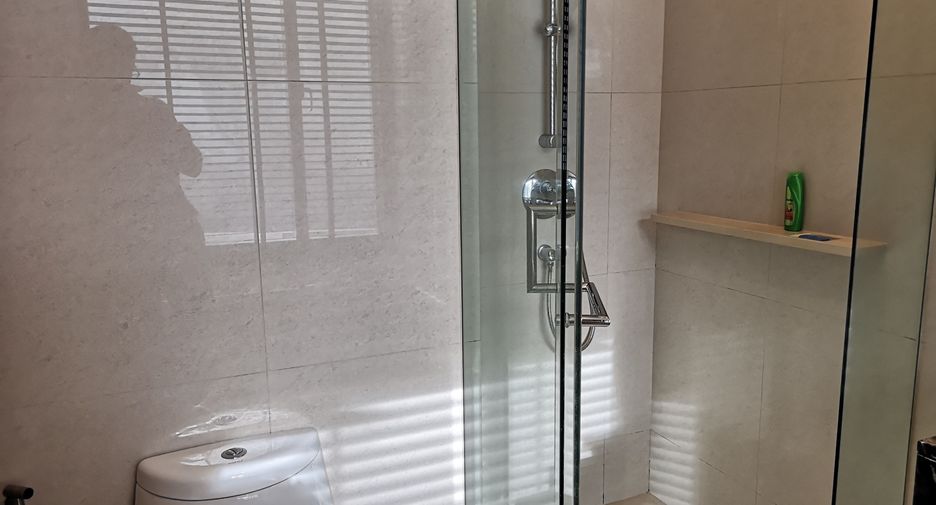 Condo en alquiler de 1 habitaciones en Khlong Toei, Bangkok