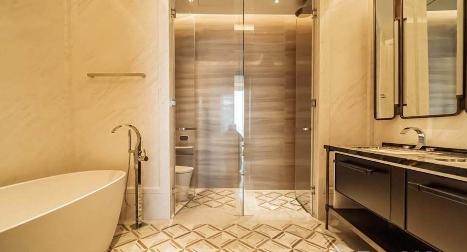 For rent 2 bedrooms condo in Sathon, Bangkok